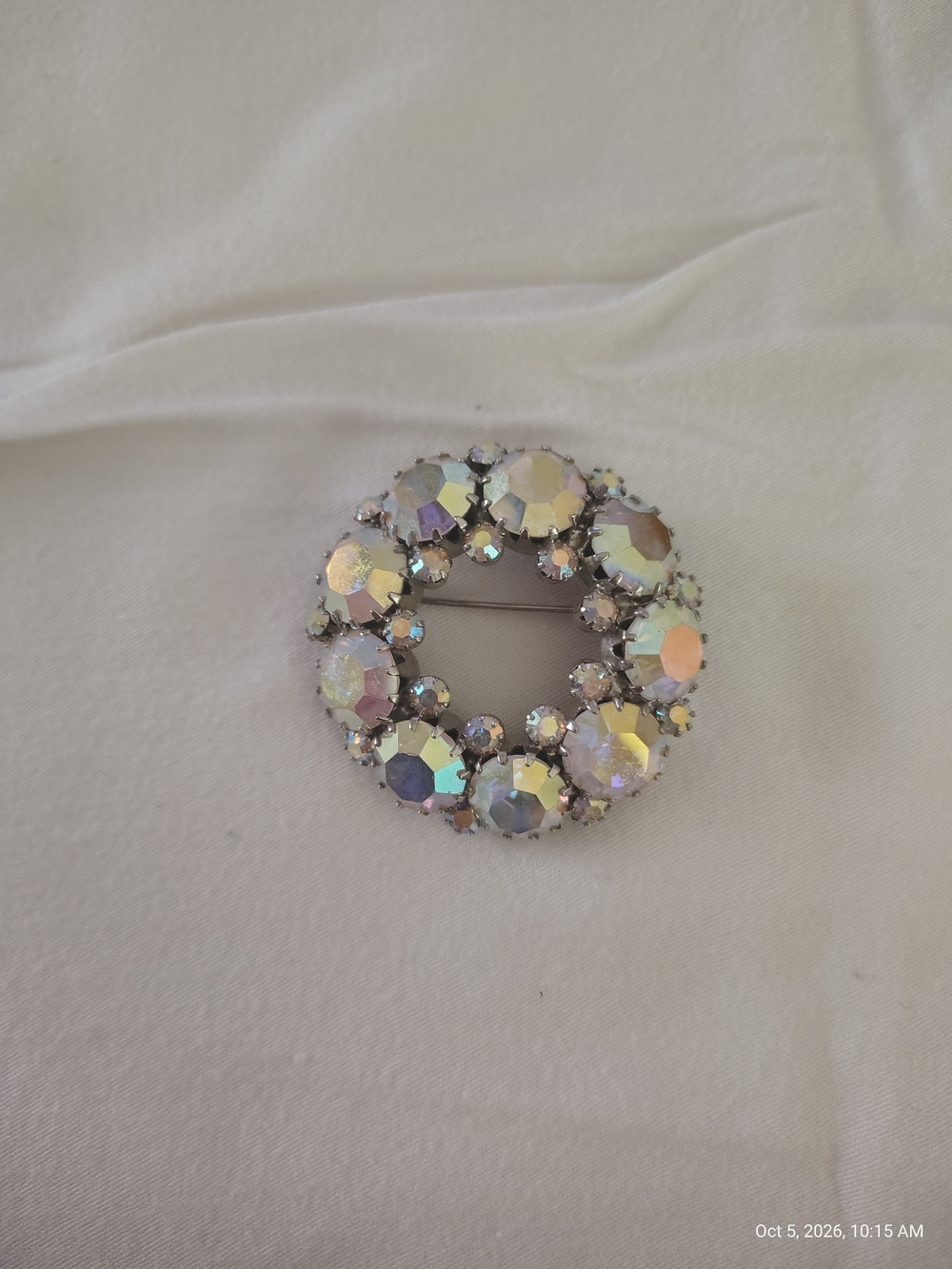 Vintage Weiss Round Brooch - White/Iridescent Rhinestones.